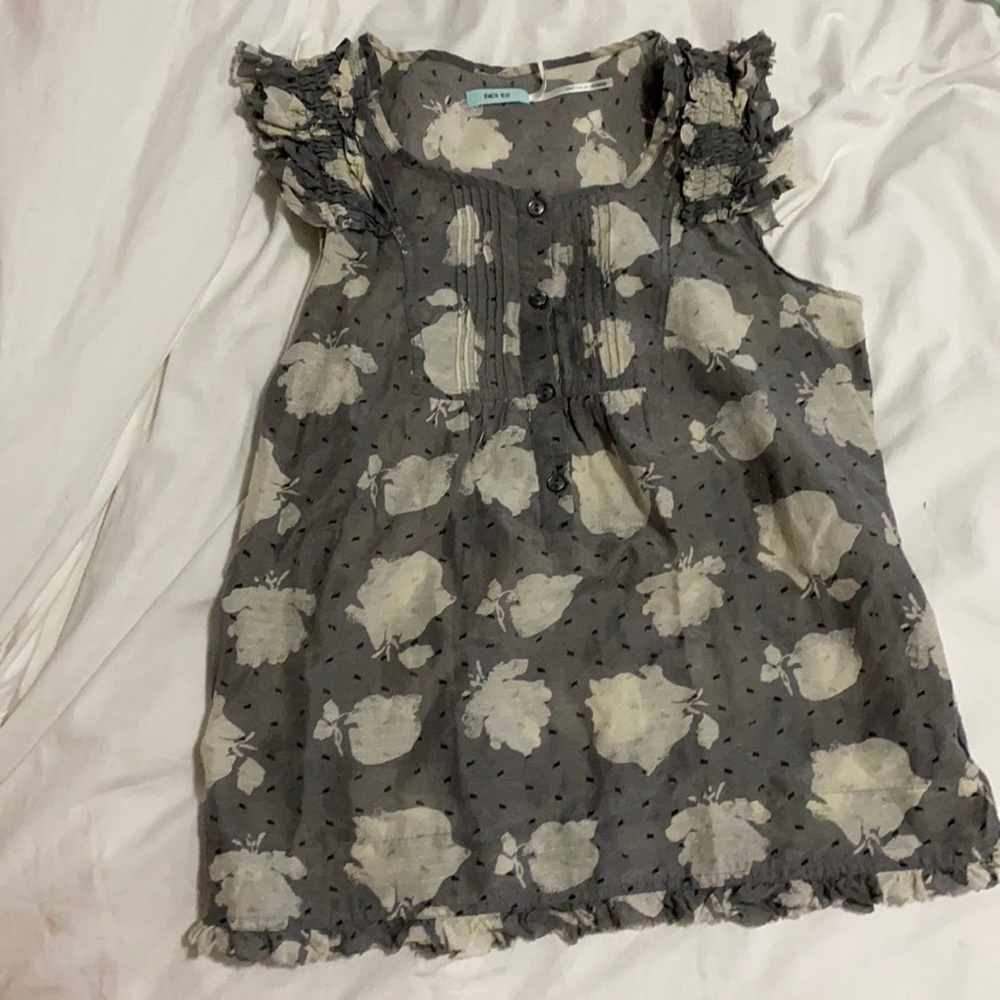 Urban outfitters sleeveless blouse